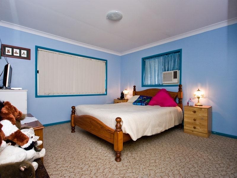 1136 South Pine Road, Arana Hills QLD 4054