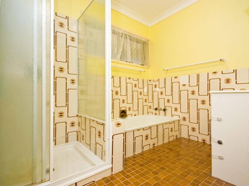 1136 South Pine Road, Arana Hills QLD 4054