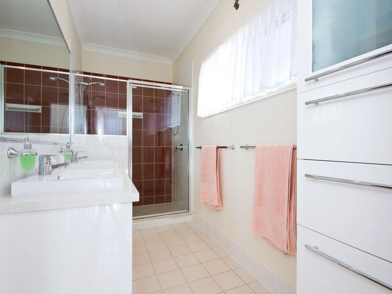6 Phillip Street, Beachmere QLD 4510