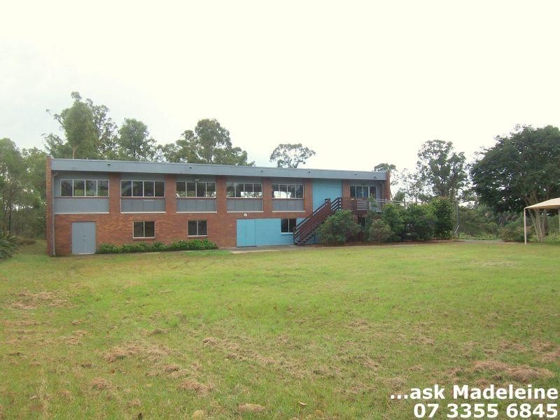 52 Plucks Road, Arana Hills QLD 4054