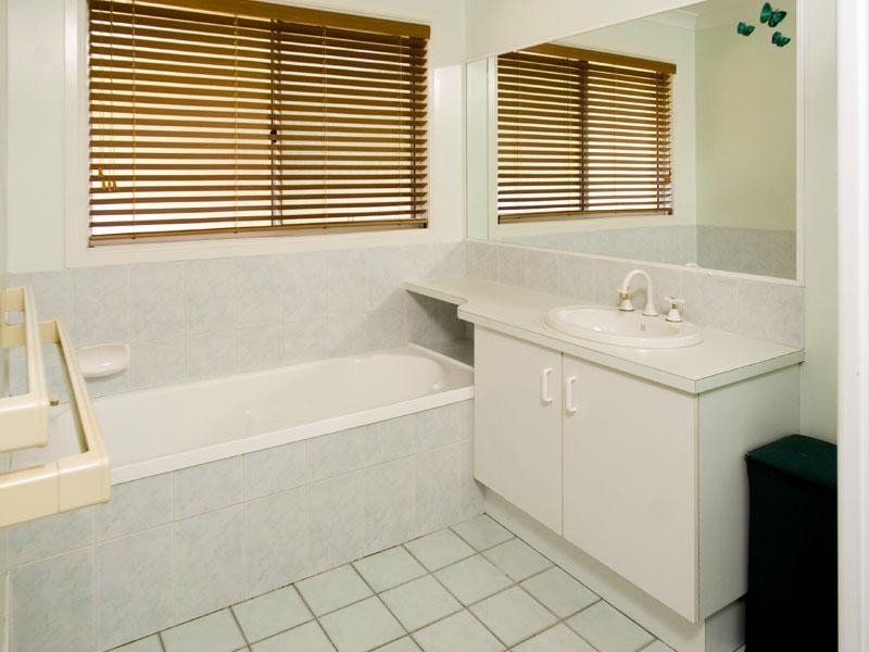 3 Keitel Close, Bridgeman Downs QLD 4035