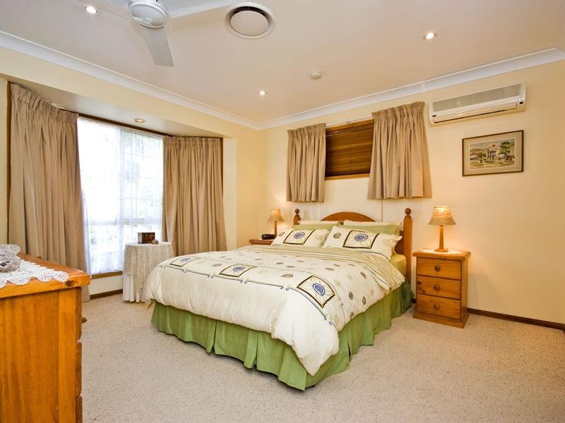 15 Glenside Place, Bridgeman Downs QLD 4035