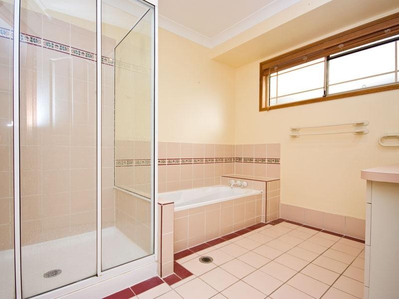 15 Glenside Place, Bridgeman Downs QLD 4035