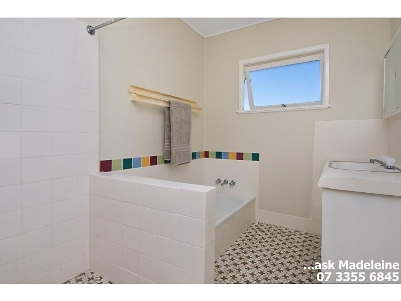 37 Narellan Street, Arana Hills QLD 4054