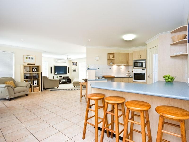 12 Greenfern Place, Ferny Grove QLD 4055