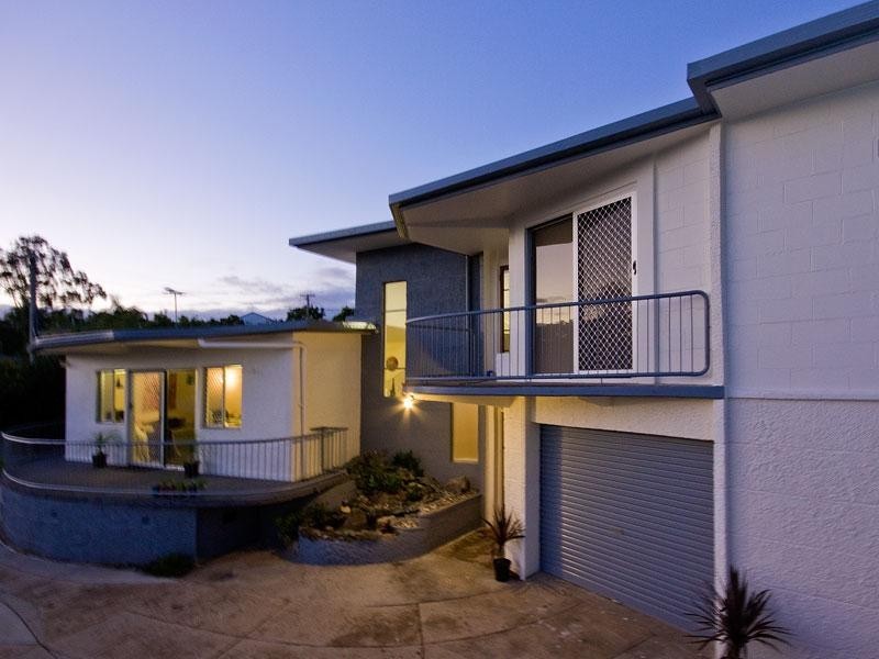 15 Penambul Crescent, Ferny Hills QLD 4055