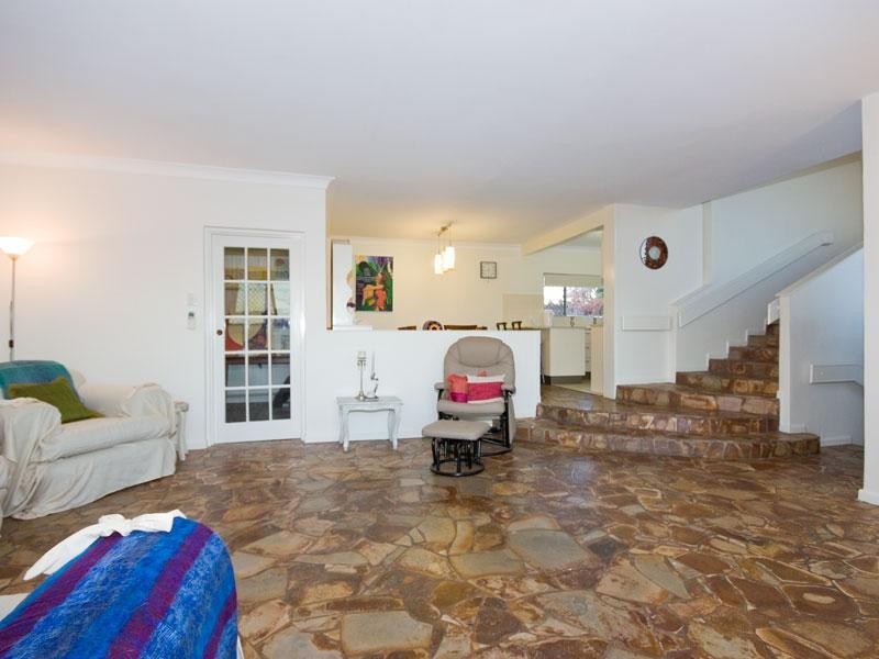 15 Penambul Crescent, Ferny Hills QLD 4055