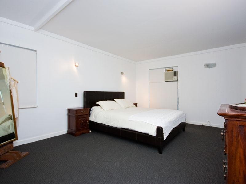 15 Penambul Crescent, Ferny Hills QLD 4055