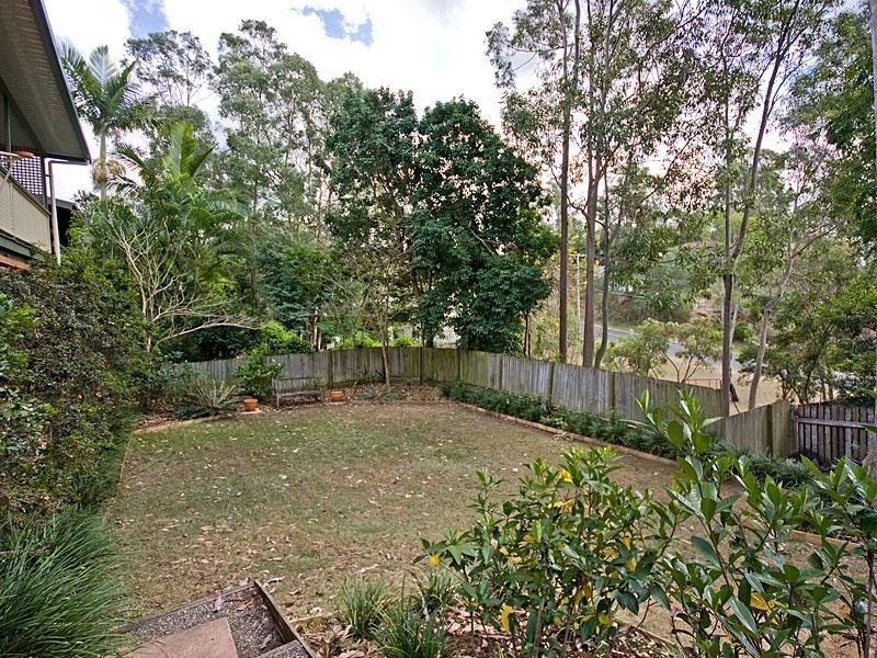 20 Barber Road, Ferny Hills QLD 4055