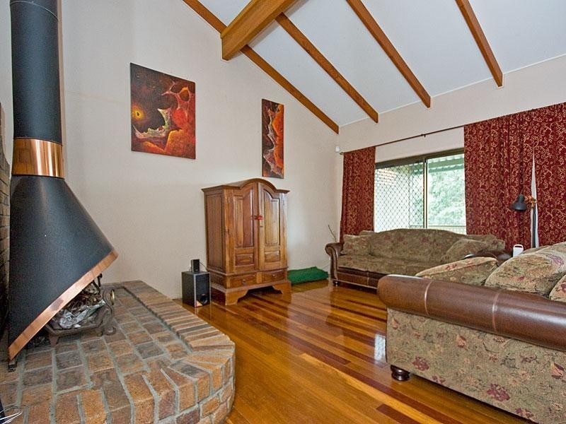 20 Barber Road, Ferny Hills QLD 4055