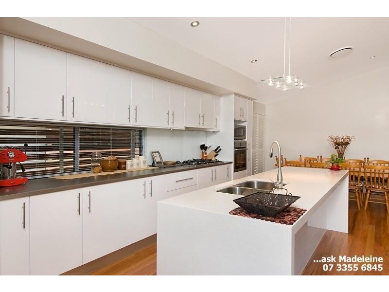 74 Palm Avenue, Shorncliffe QLD 4017