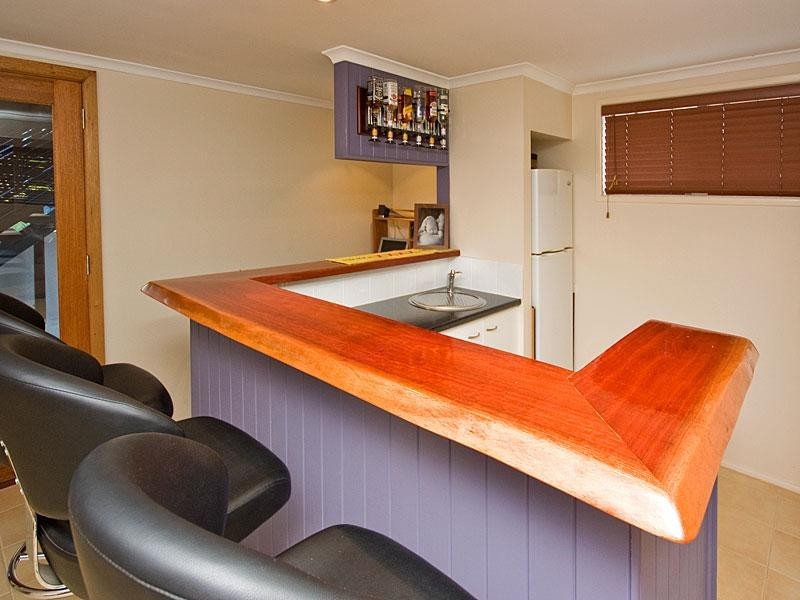 16 Casita Court, Arana Hills QLD 4054