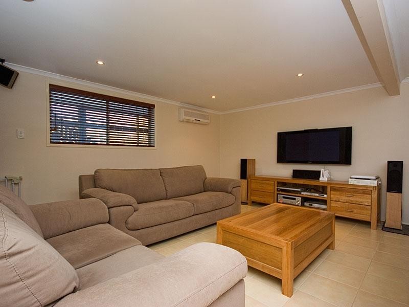 16 Casita Court, Arana Hills QLD 4054