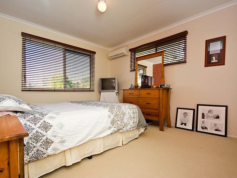 16 Casita Court, Arana Hills QLD 4054