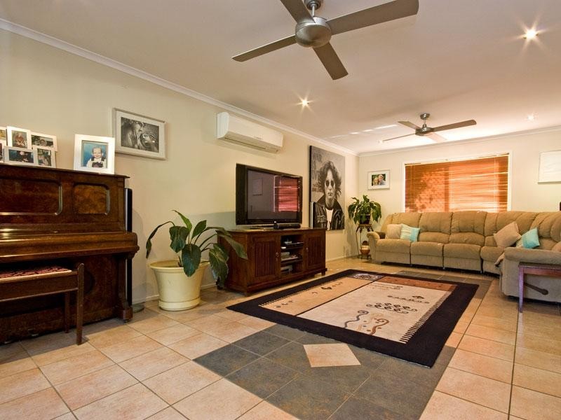 10 Brookland Close, Bridgeman Downs QLD 4035