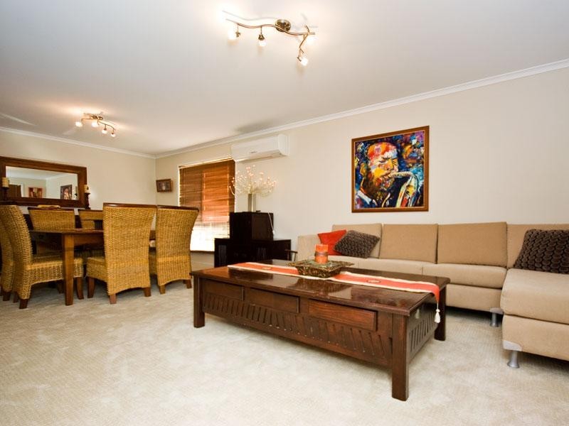 10 Brookland Close, Bridgeman Downs QLD 4035