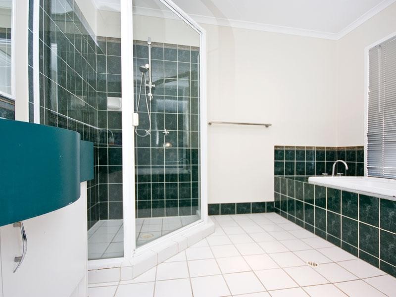 10 Brookland Close, Bridgeman Downs QLD 4035