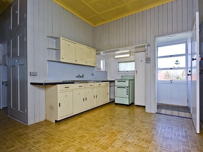 19 Pelham Street, Coorparoo QLD 4151