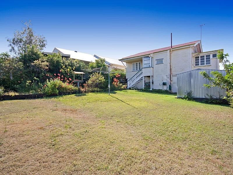 19 Pelham Street, Coorparoo QLD 4151