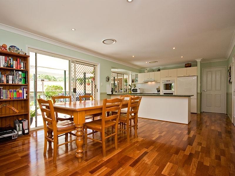 3 Brookland Close, Bridgeman Downs QLD 4035