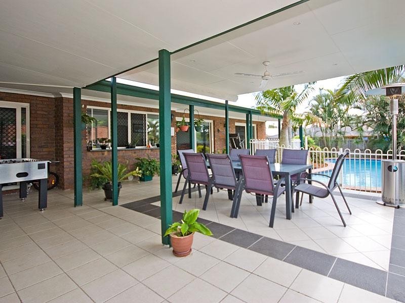 3 Brookland Close, Bridgeman Downs QLD 4035