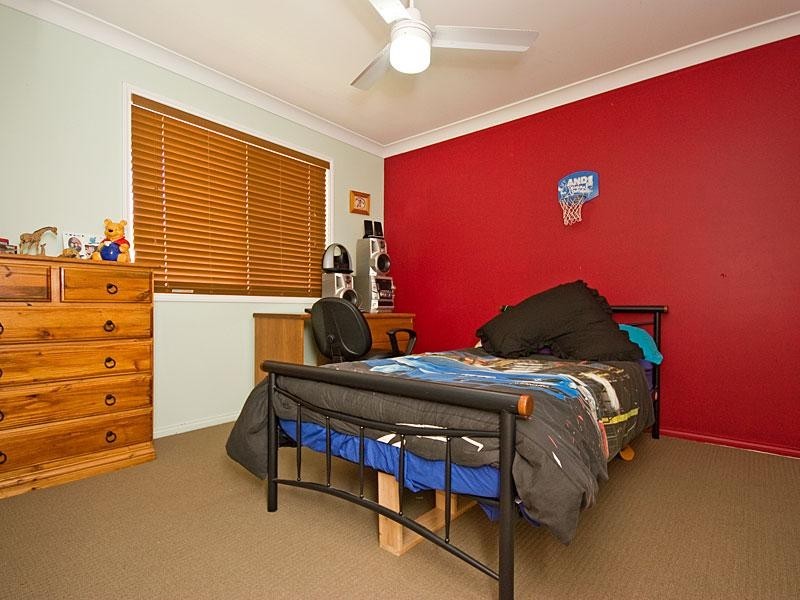 3 Brookland Close, Bridgeman Downs QLD 4035