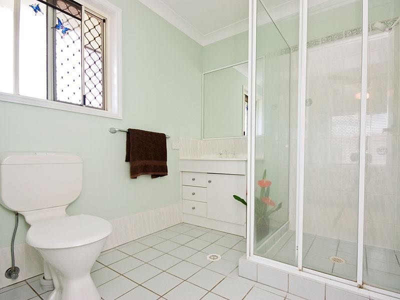 3 Brookland Close, Bridgeman Downs QLD 4035