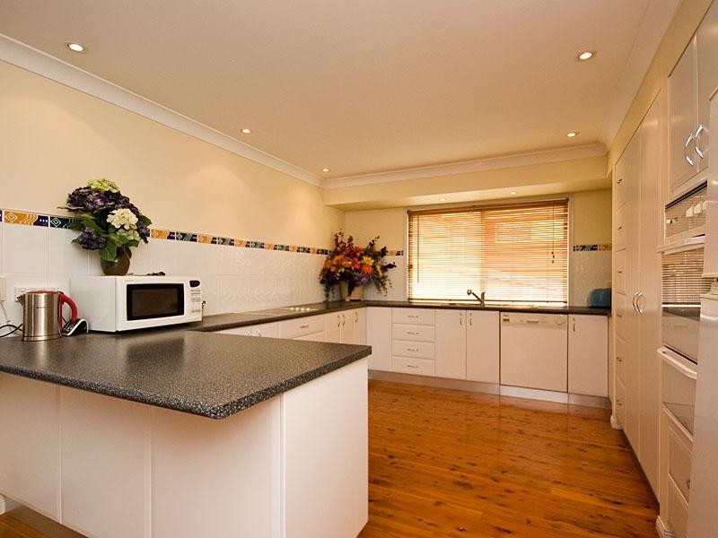 4 Glenwood Place, Ferny Hills QLD 4055