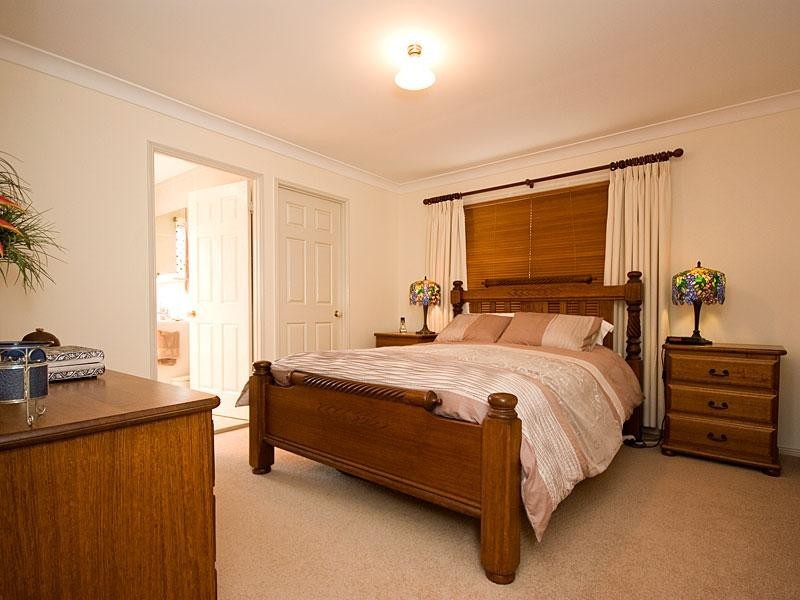 4 Glenwood Place, Ferny Hills QLD 4055