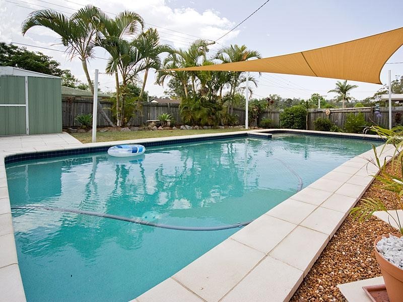 17 Loombah Crescent, Ferny Hills QLD 4055