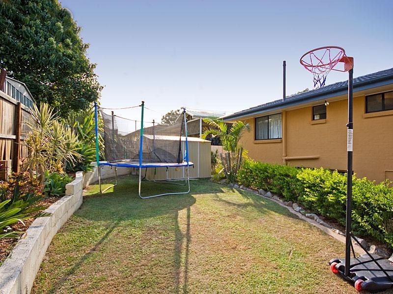 17 Loombah Crescent, Ferny Hills QLD 4055