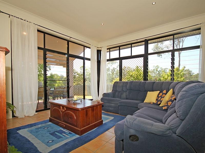 27 Matthau Place, Mcdowall QLD 4053