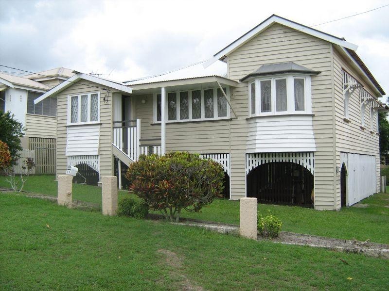 11 Newton Street, Grange QLD 4051