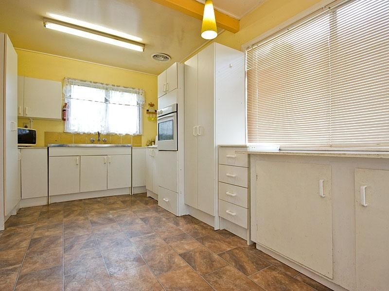 10 Loombah Crescent, Ferny Hills QLD 4055