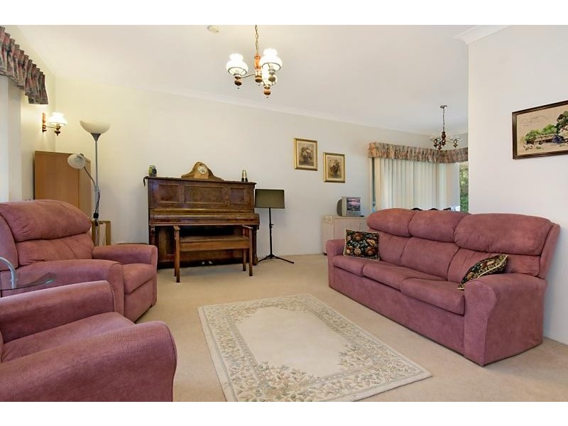 24 Arlington Drive, Arana Hills QLD 4054