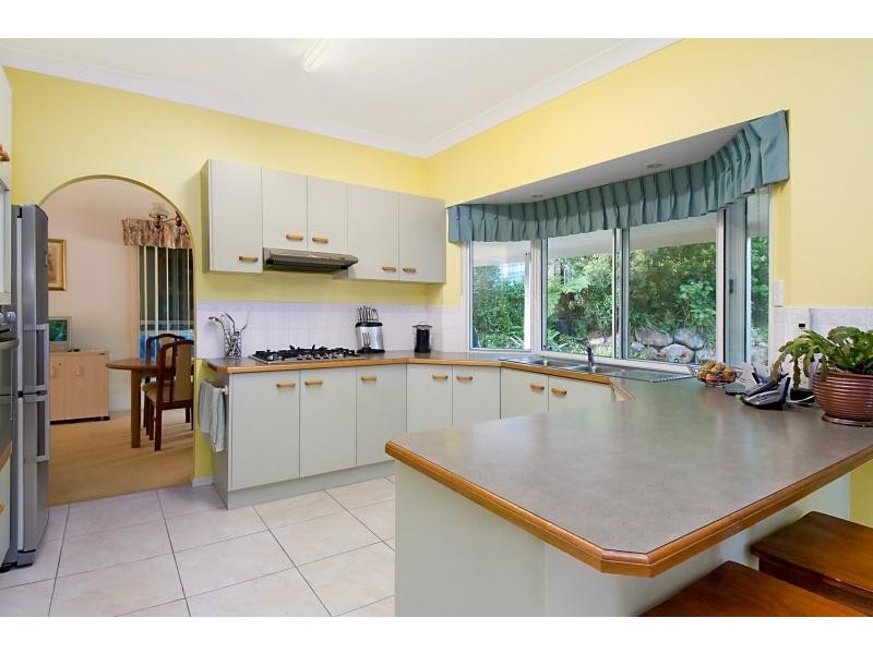 24 Arlington Drive, Arana Hills QLD 4054