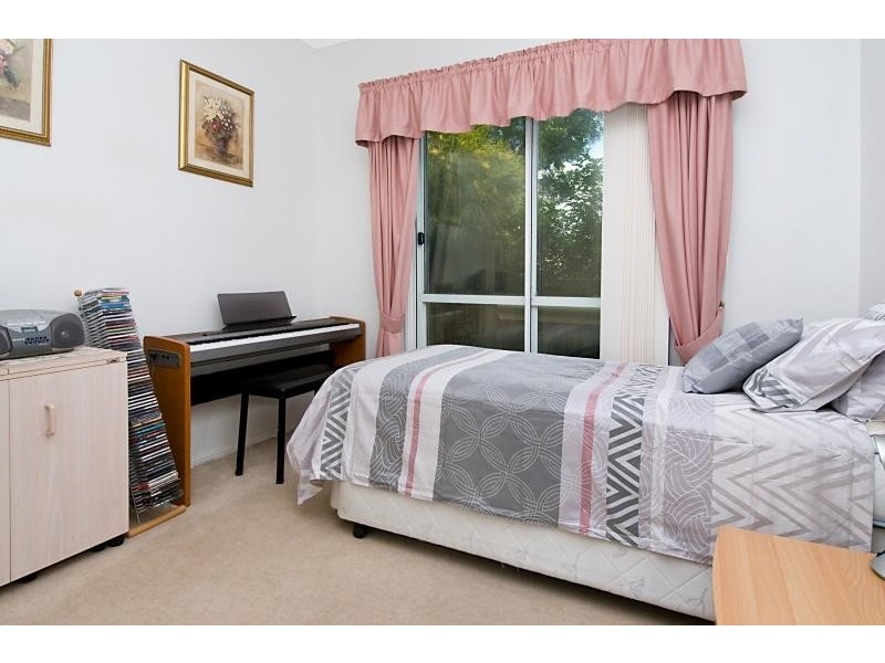 24 Arlington Drive, Arana Hills QLD 4054