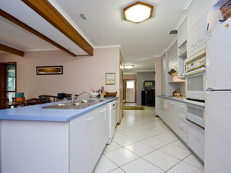 11 Laurel Court, Cashmere QLD 4500