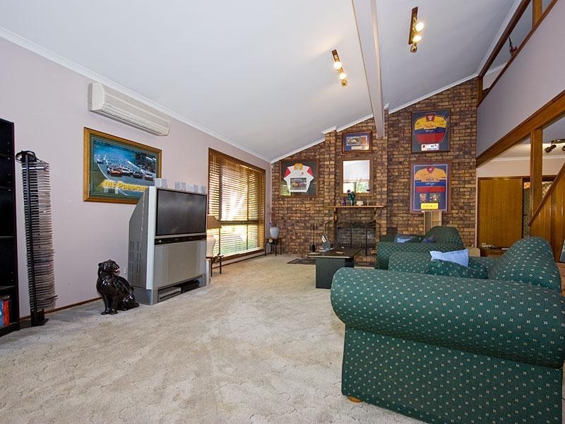 11 Laurel Court, Cashmere QLD 4500