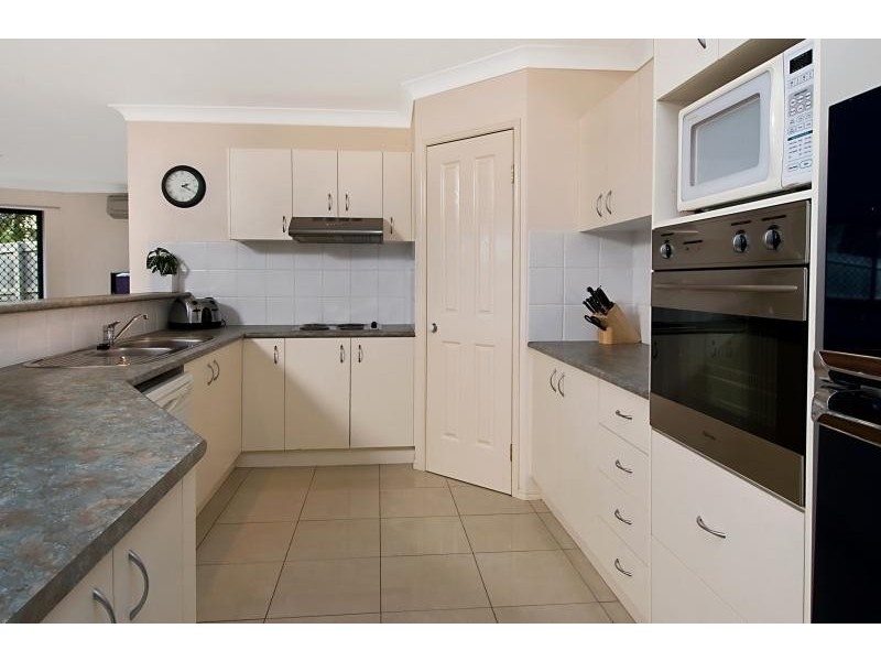 7 Leanne Close, Mcdowall QLD 4053