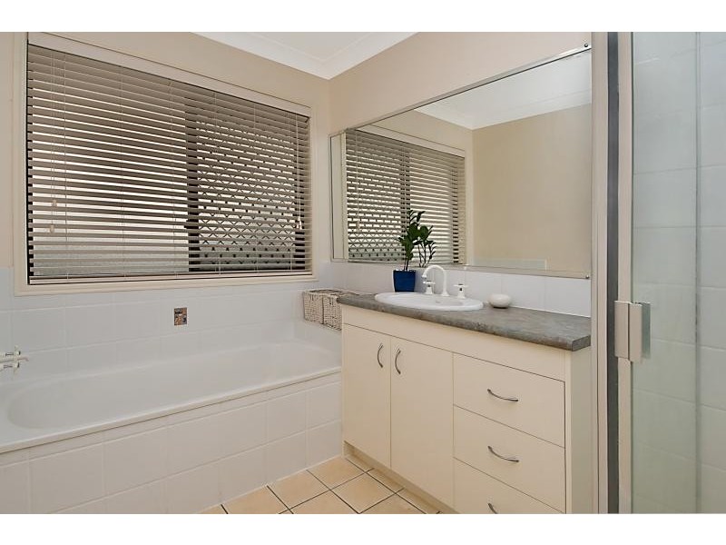 7 Leanne Close, Mcdowall QLD 4053