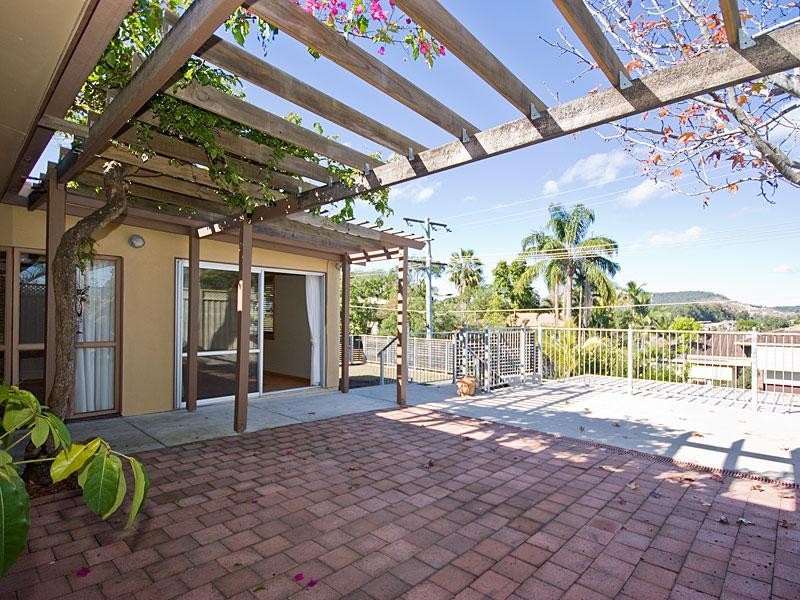 22 Eurobin Crescent, Ferny Hills QLD 4055