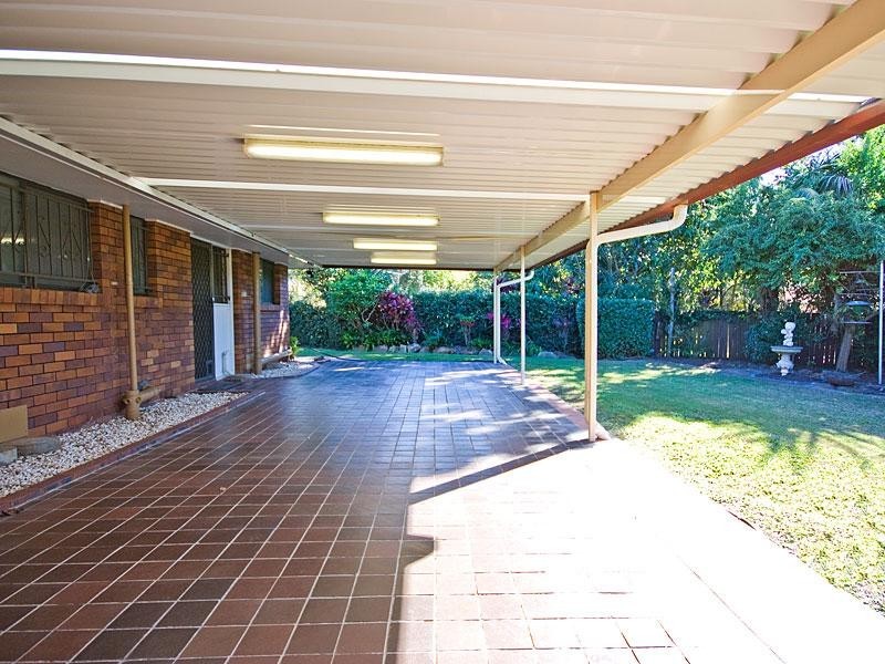 9 Centurion Street, Bridgeman Downs QLD 4035