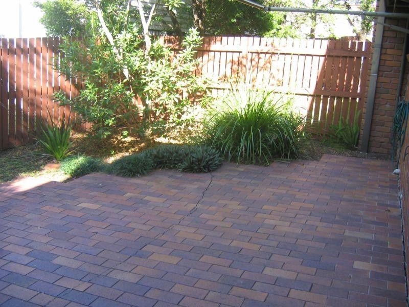 2/67 Wallace Street, Chermside QLD 4032