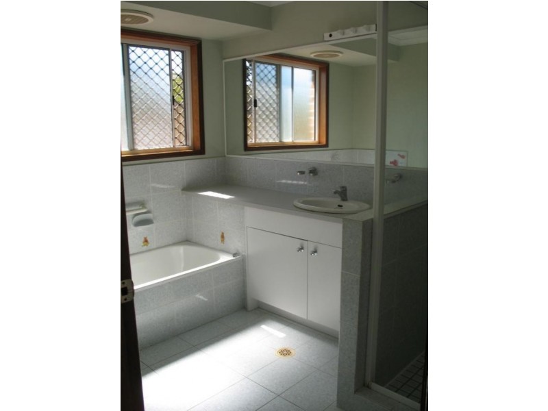 4 Middlemiss Street, Everton Park QLD 4053