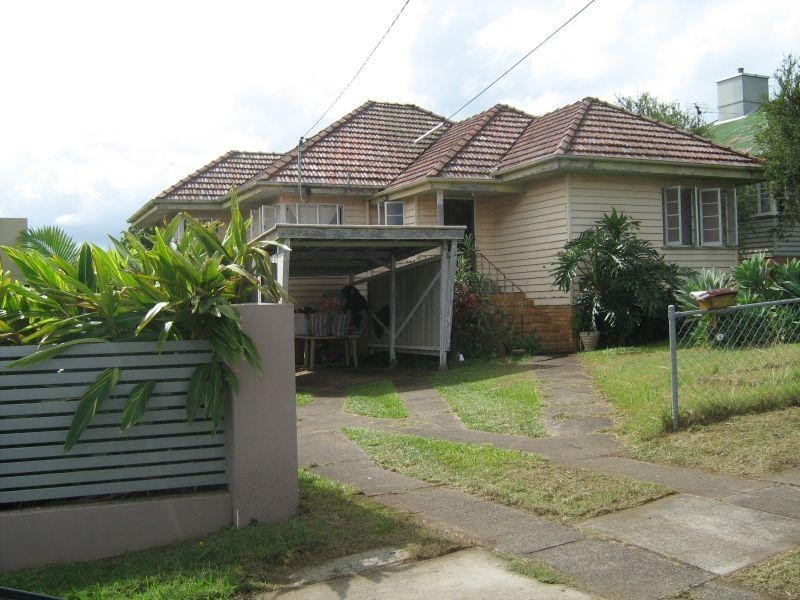 9 Rhodes Street, Stafford QLD 4053