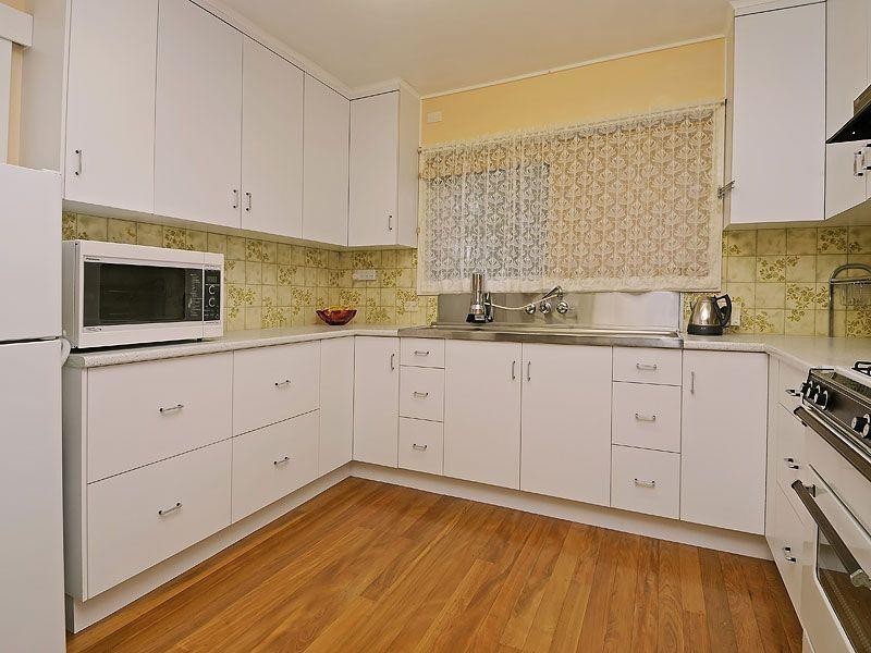 8 Dinterra Avenue, Ferny Hills QLD 4055