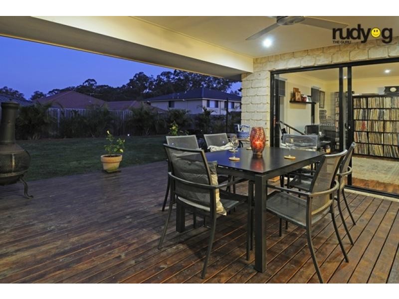 15 Ladbroke Close, Carseldine QLD 4034