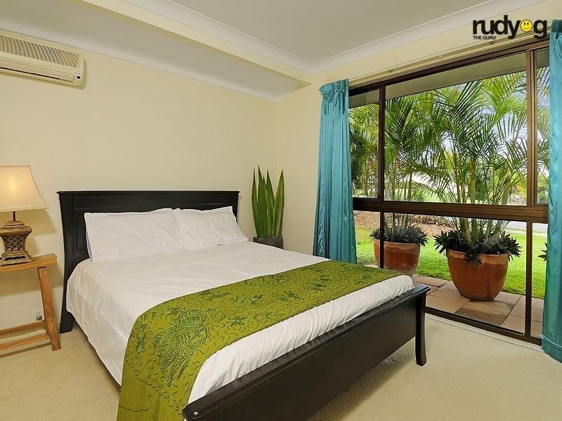 23 Greenford Street, Chapel Hill QLD 4069