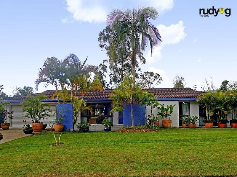 23 Greenford Street, Chapel Hill QLD 4069
